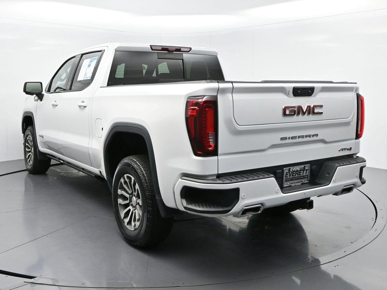 Used 2023 SUMMIT WHITE GMC AT4 image 6