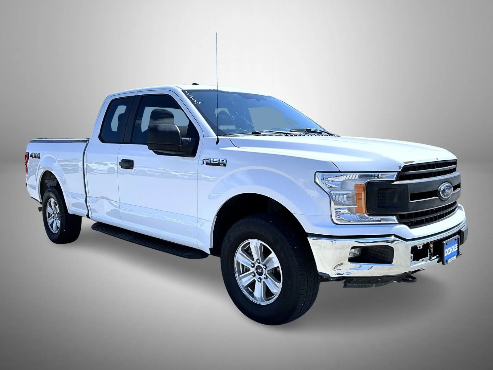 Used 2018 White Ford XL image 3