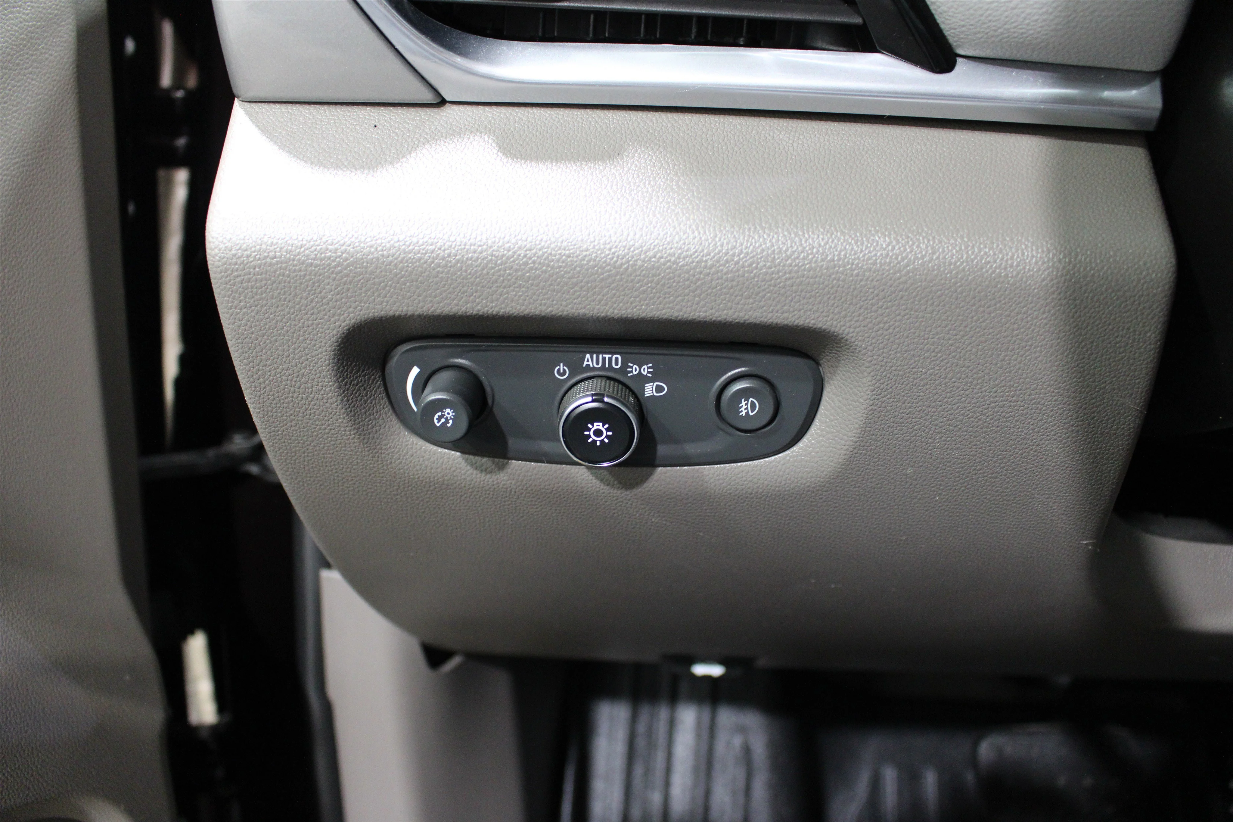 2020 Chevrolet Traverse 3LT - Photo 10
