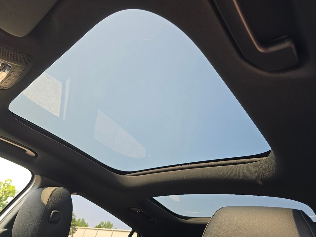 New 2026 Cirrus Silver Metallic Mercedes-Benz GLA 250 image 3