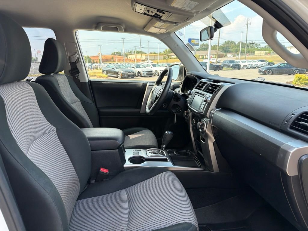 Used 2019 White Toyota SR5 image 26