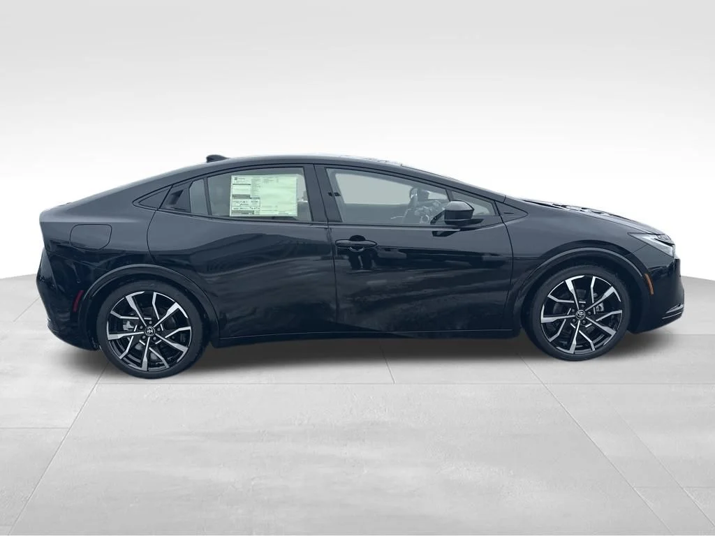 2026 Toyota Prius Plug-in Hybrid XSE Premium - Photo 6