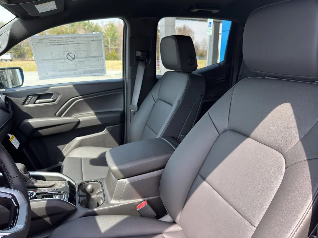 2026 Chevrolet Colorado Trail Boss - Photo 12