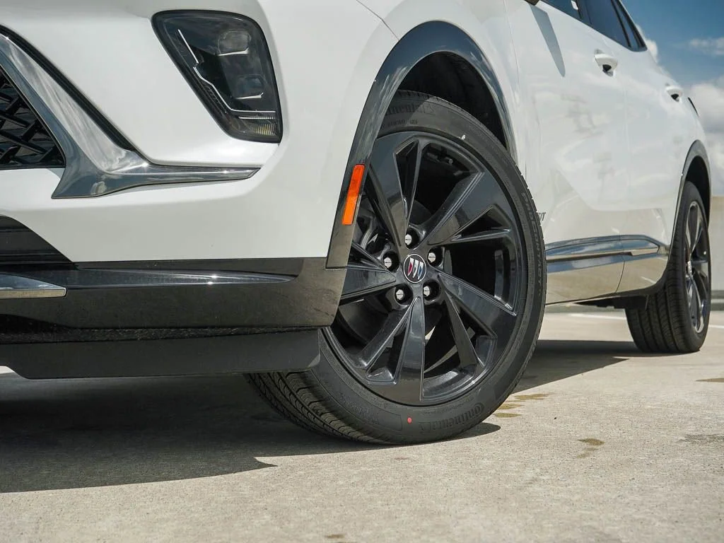 New 2026 Iridescent White Tricoat Buick Sport Touring image 6