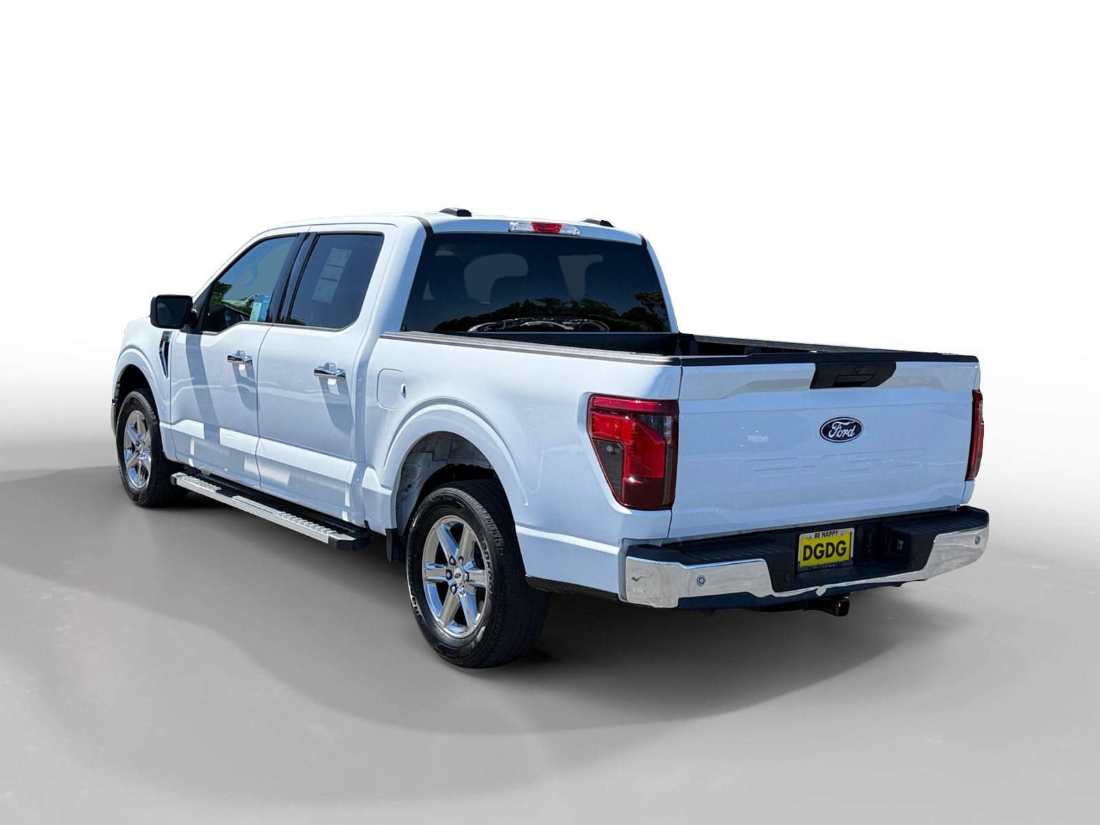 Used 2025 Oxford White Ford XLT image 3
