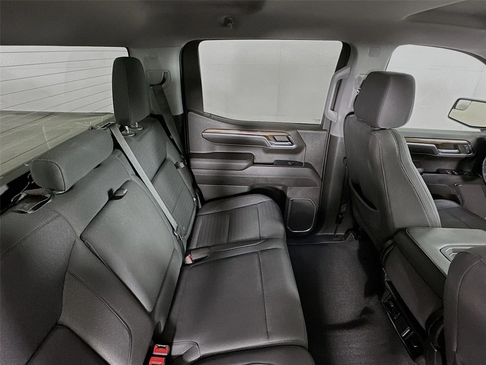 Used 2022 Silver Ice Metallic Chevrolet RST image 26