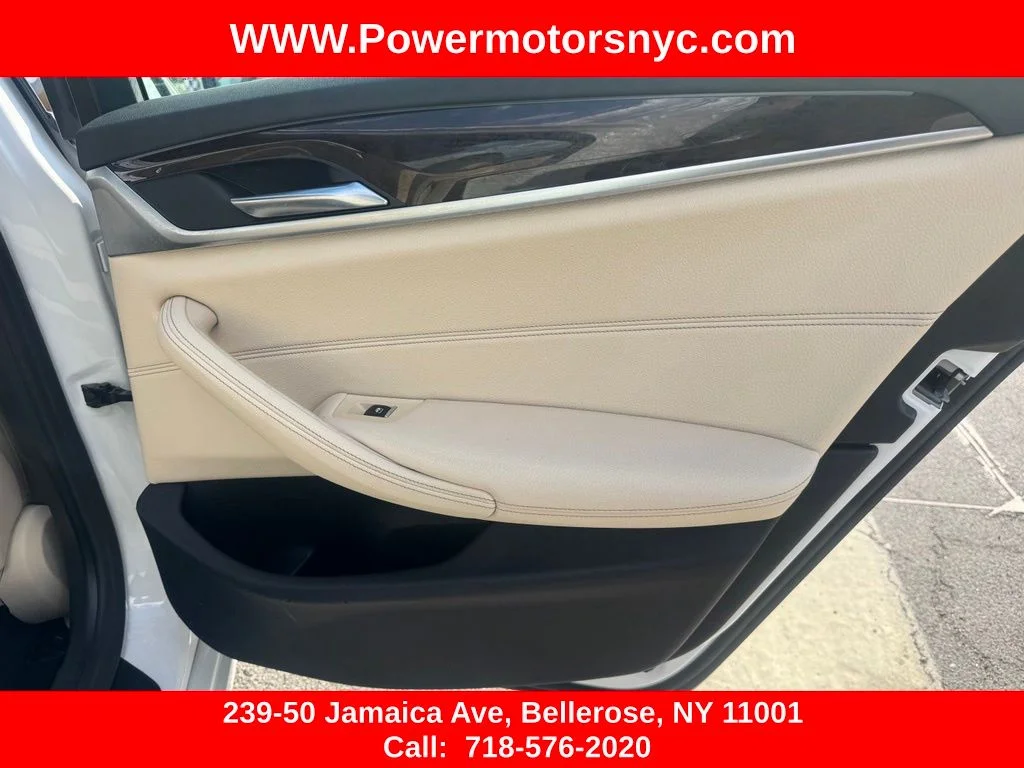 Used 2020 White BMW 530i xDrive image 30