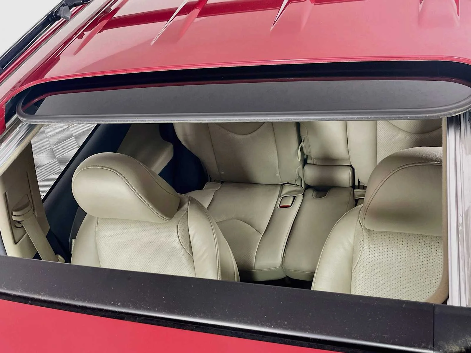 Used 2011 Barcelona Red Metallic Toyota Ltd image 19