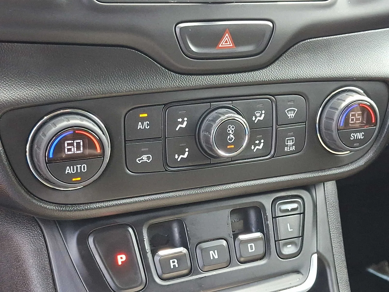 Used 2019 BLUE STEEL METALLIC GMC SLE image 15