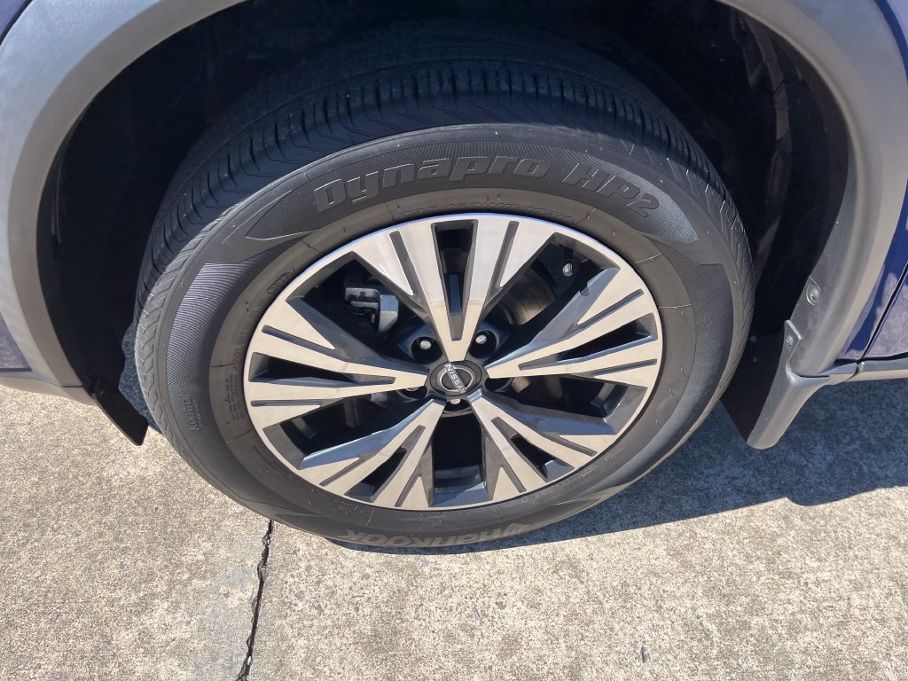 Used 2023 Blue Nissan SV image 9
