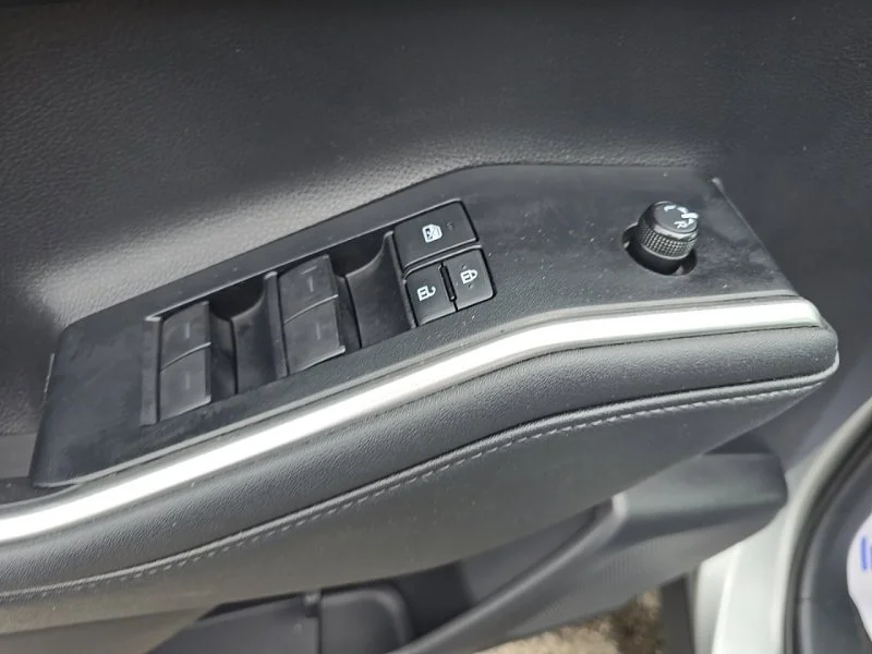 Used 2021 Silver Toyota XLE image 24