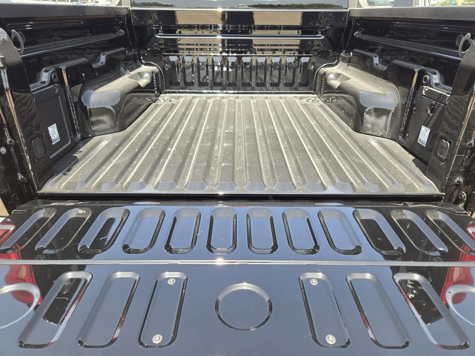 New 2026 Shadow Black Ford XLT image 20