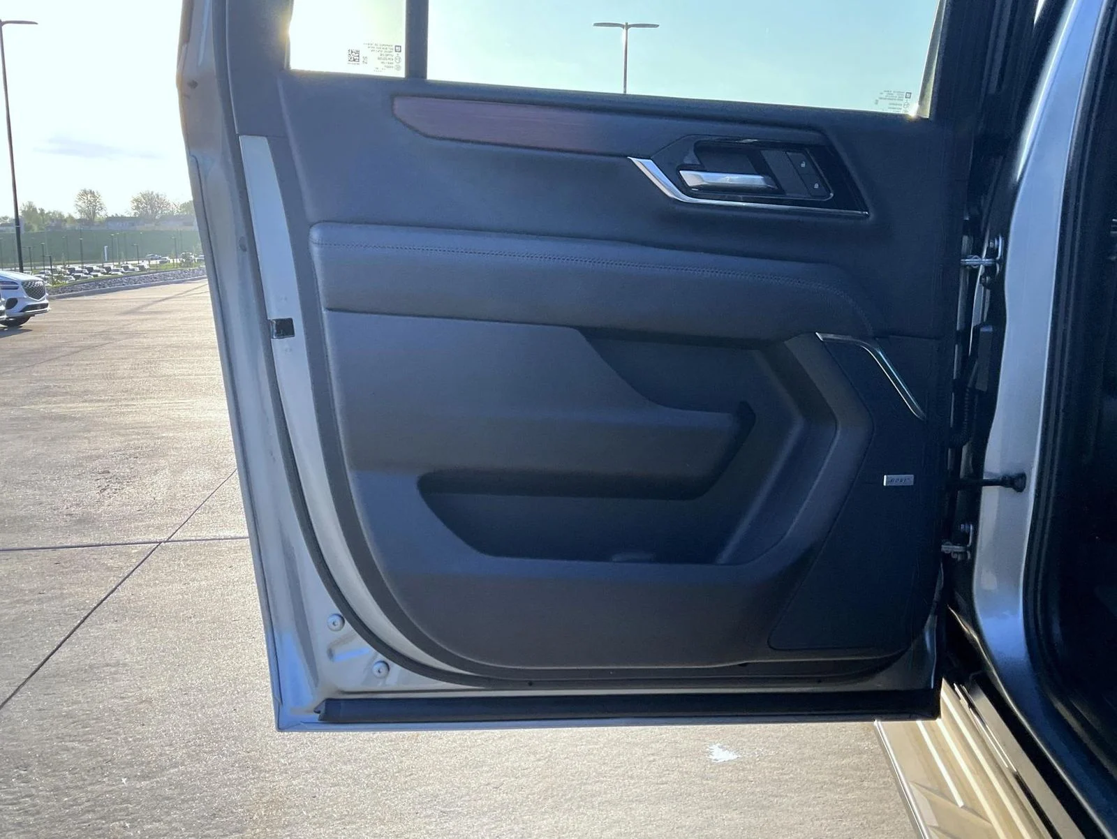 Used 2025 Silver GMC Denali image 18