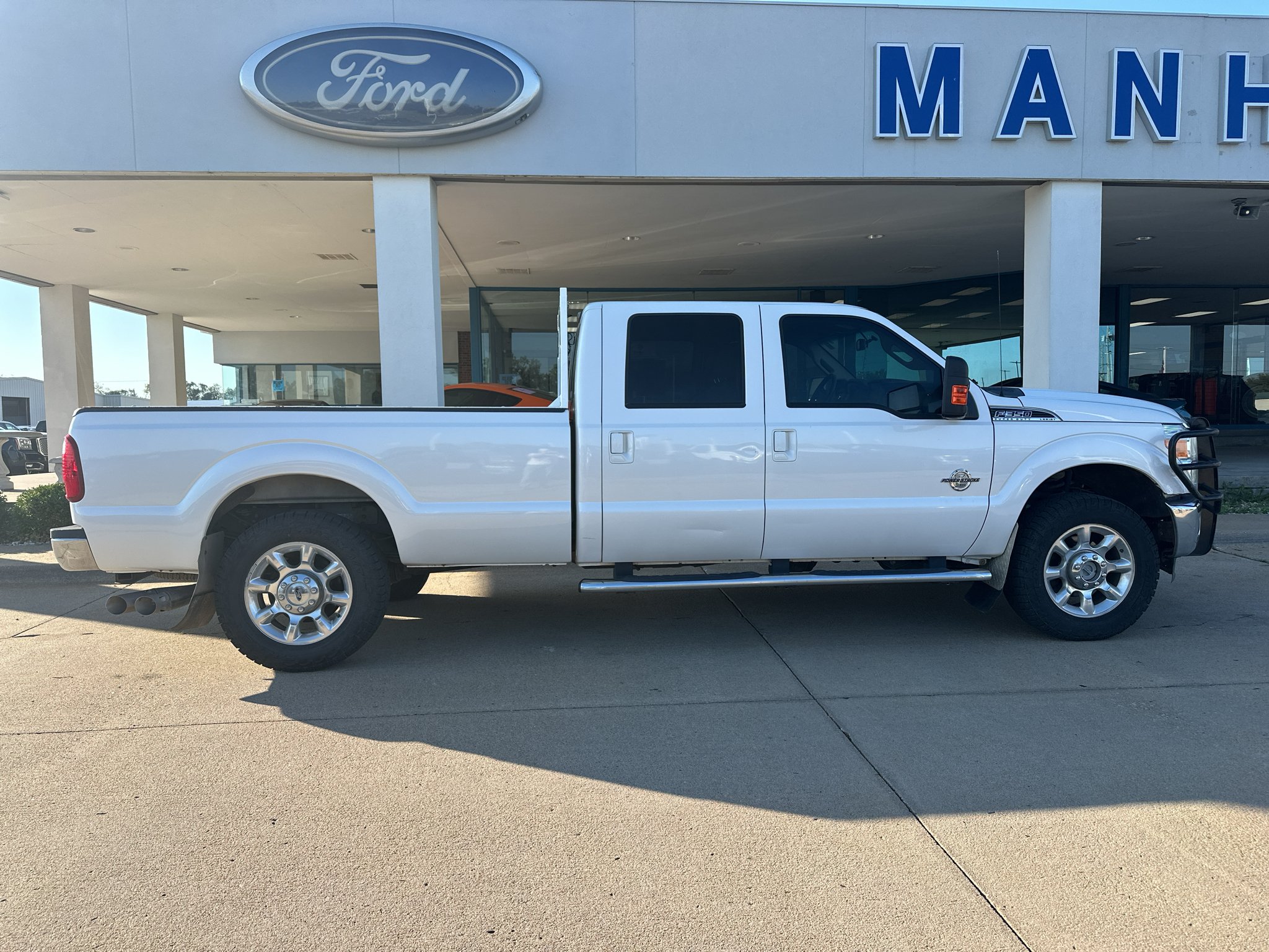 Used 2016 White Platinum Metallic Tri-Coat Ford LARIAT image 10