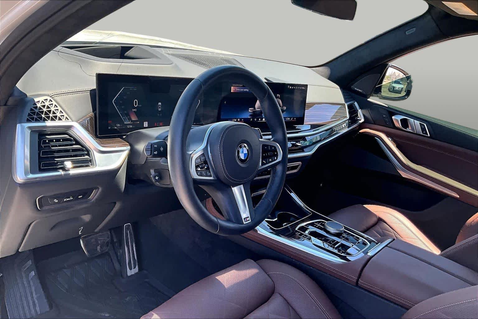 Certified Used 2025 Mineral White Metallic BMW xDrive40i image 15