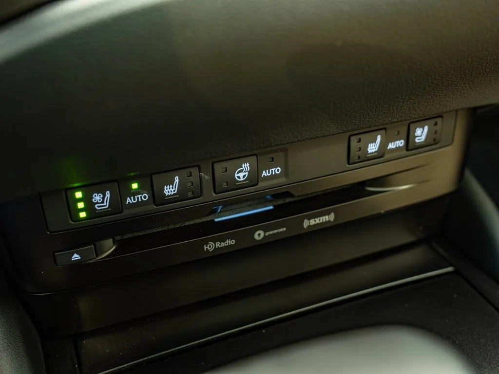 Used 2019 White Pearl Lexus 350 image 29