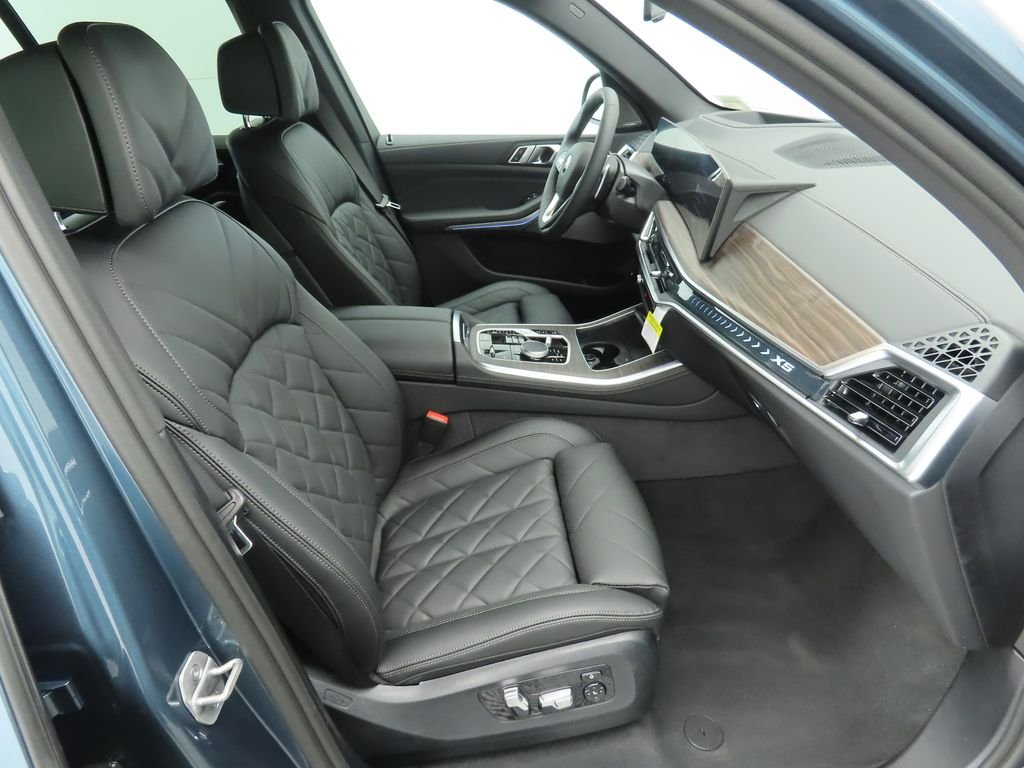 Used 2026 Blue BMW xDrive50e image 21