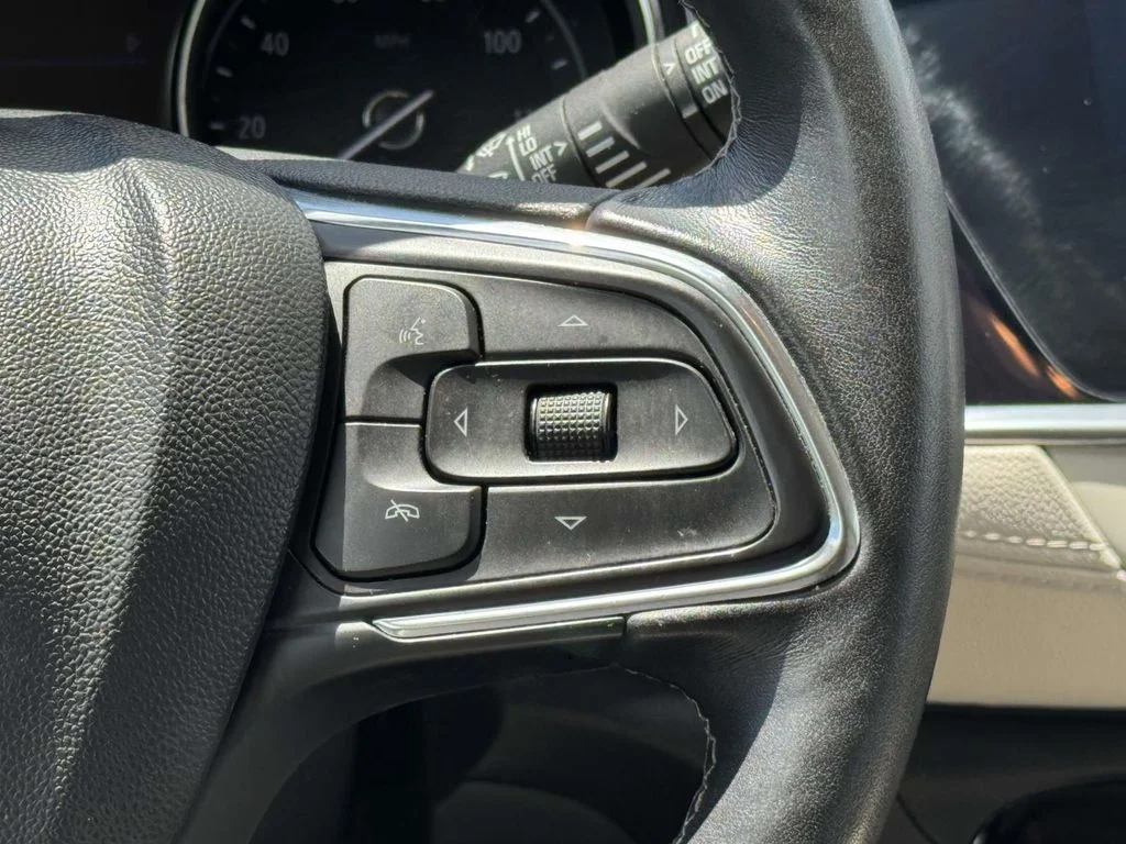 Used 2020 White Frost Buick Essence image 22