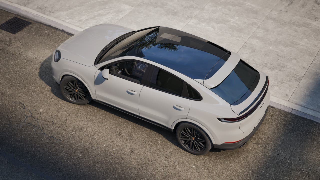 New 2027 Chalk Porsche Coupe image 4