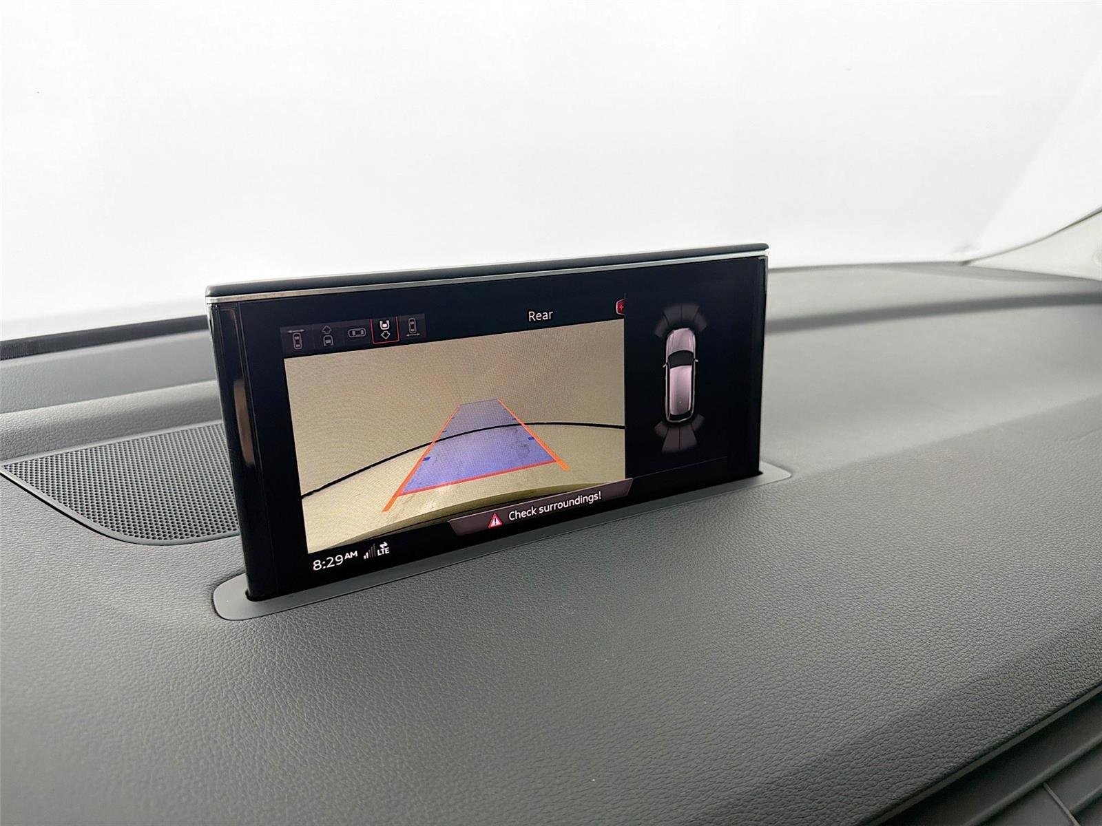 Used 2018  AUDI  image 16