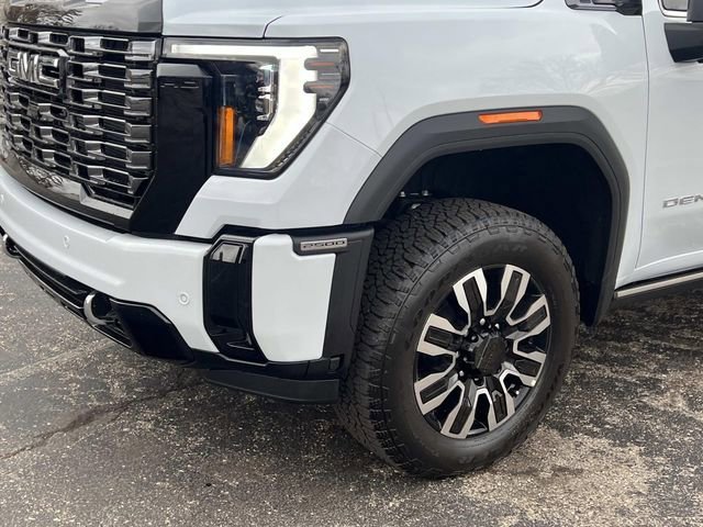 New 2026 Glacier White Tricoat GMC Denali Ultimate image 9