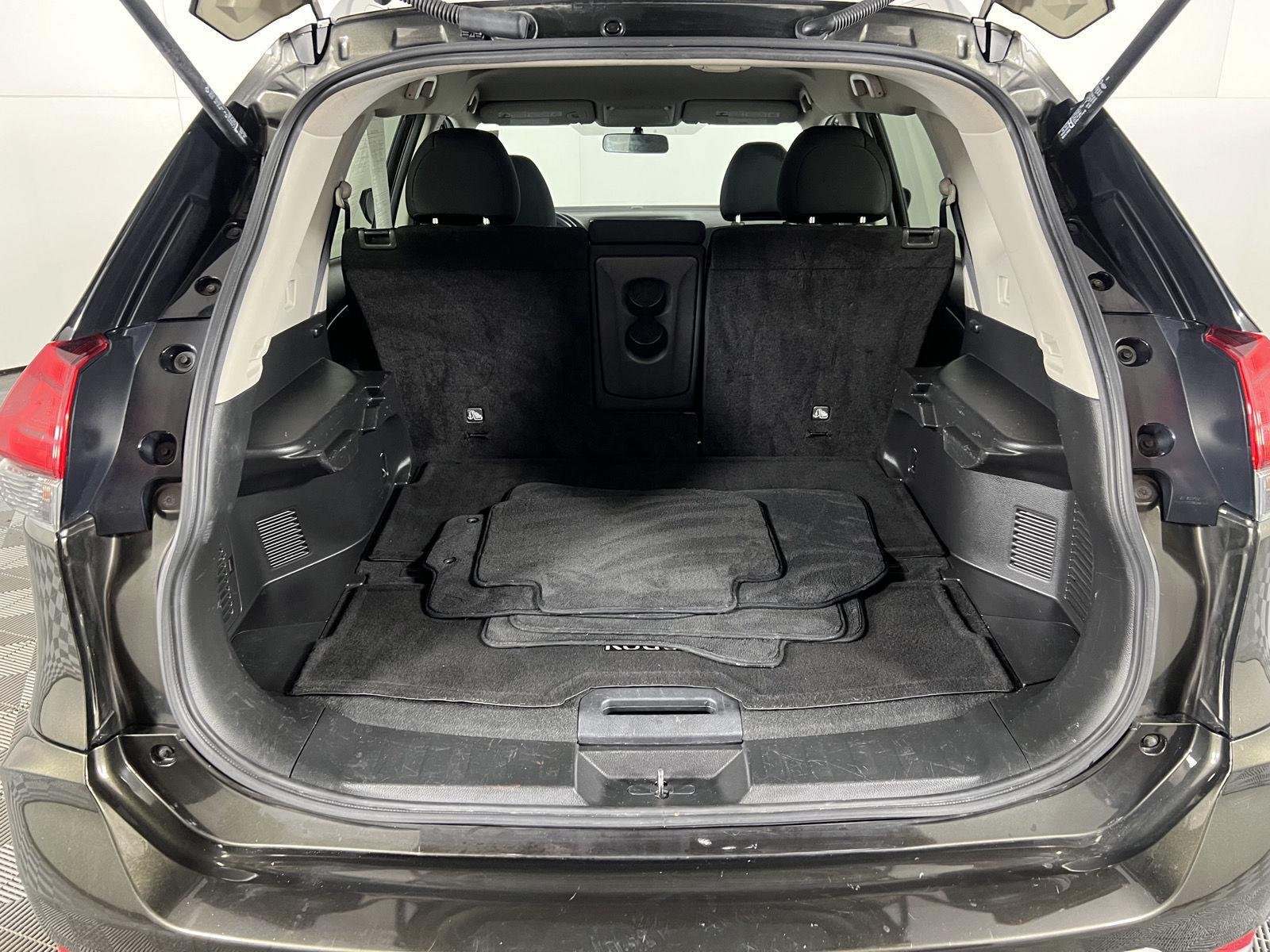 Used 2017 Midnight Jade Nissan SV image 8