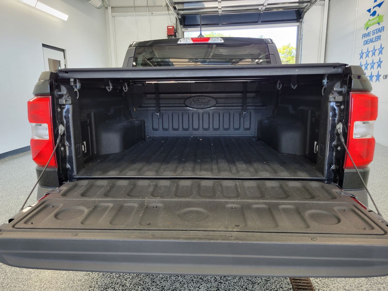 Certified Used 2022 Black Ford XLT image 28