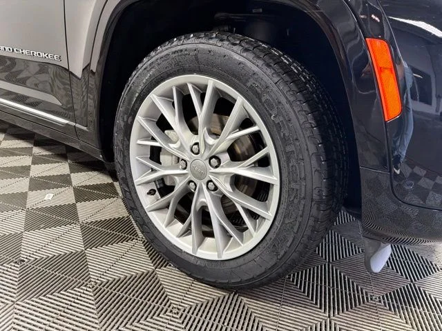 Certified Used 2023 Black Jeep Summit image 2