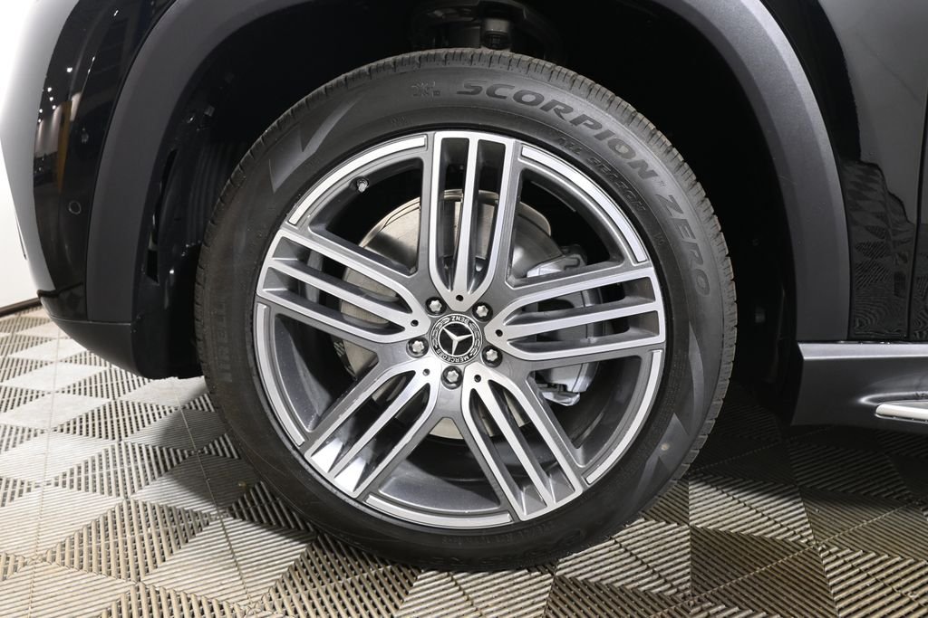 New 2026 Black Mercedes-Benz GLS 450 image 12