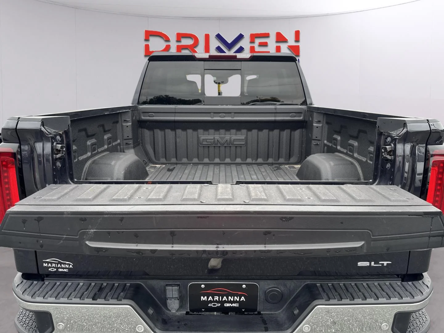 Used 2024 Titanium Rush Metallic GMC SLT image 33