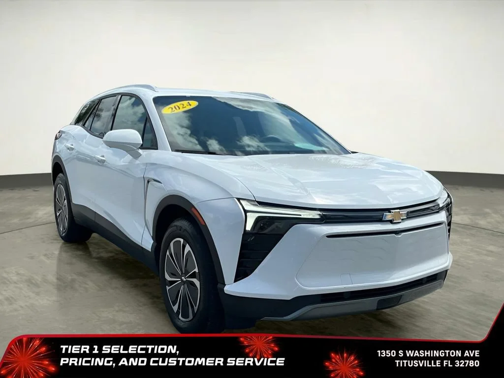 Used 2024 Summit White Chevrolet LT image 20
