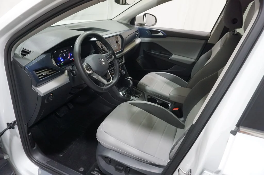 Certified Used 2023 White Volkswagen 1.5T SE image 9