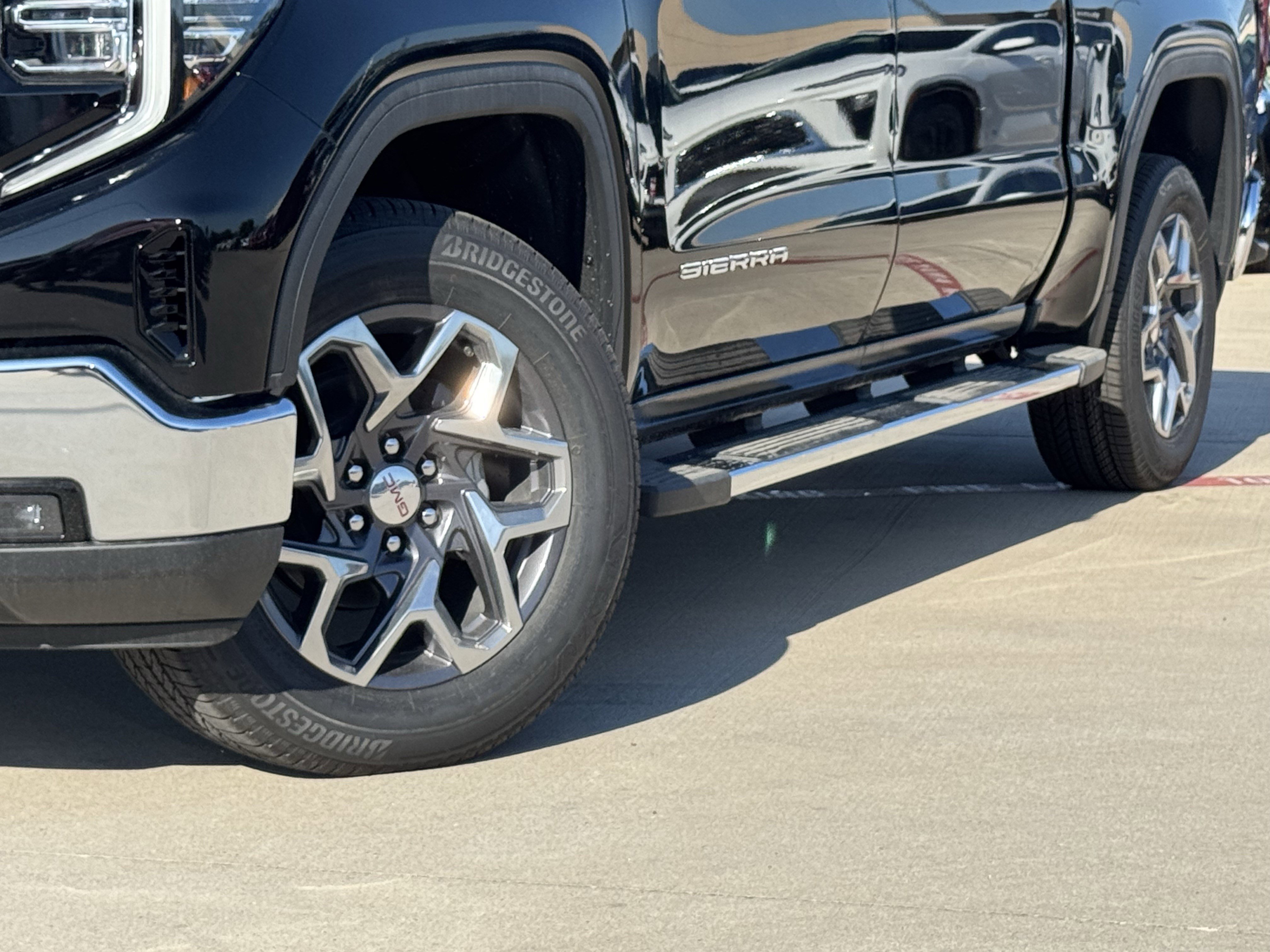 2026 GMC Sierra 1500 SLT - Photo 11