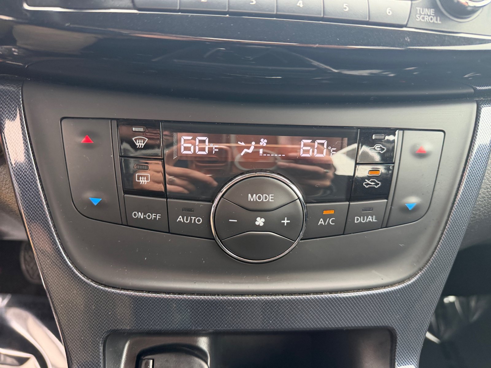Used 2018 Deep Blue Pearl Nissan SR image 21