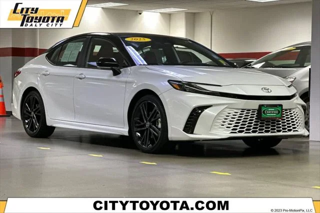 Certified Used 2025 MID BLK/WIND CHILL Toyota  image 1