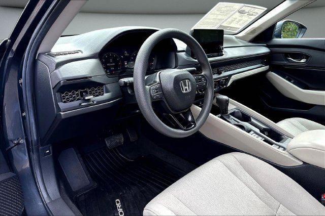 Used 2024  Honda EX image 19