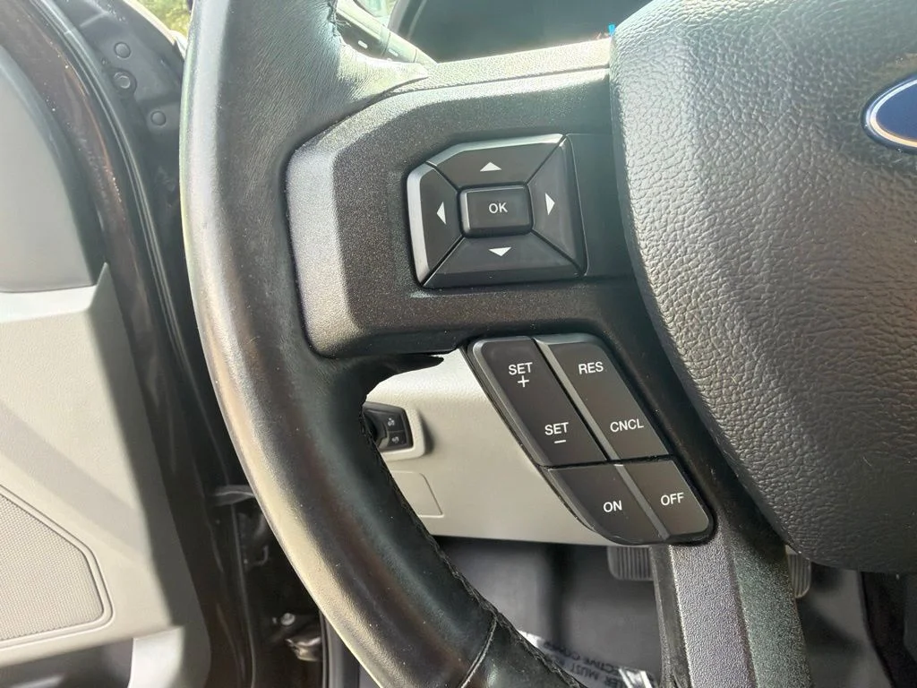 Used 2019 Red Ford XLT image 19