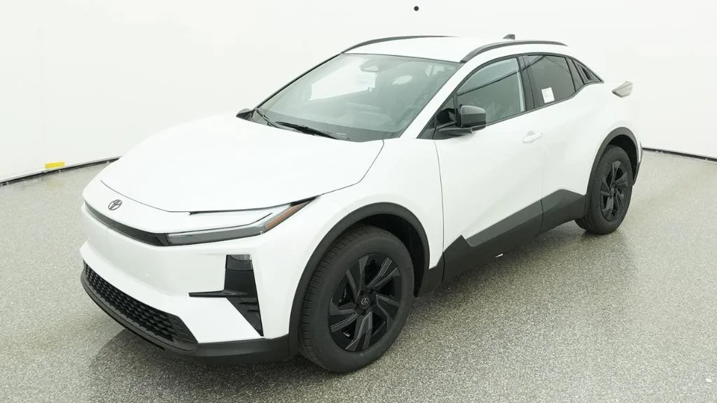 2026 Toyota C-HR SE AWD's photo