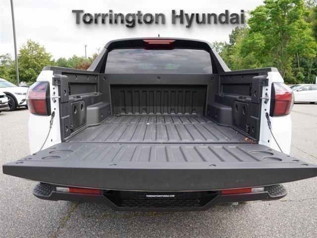 2025 Hyundai Santa Cruz SE - Photo 10