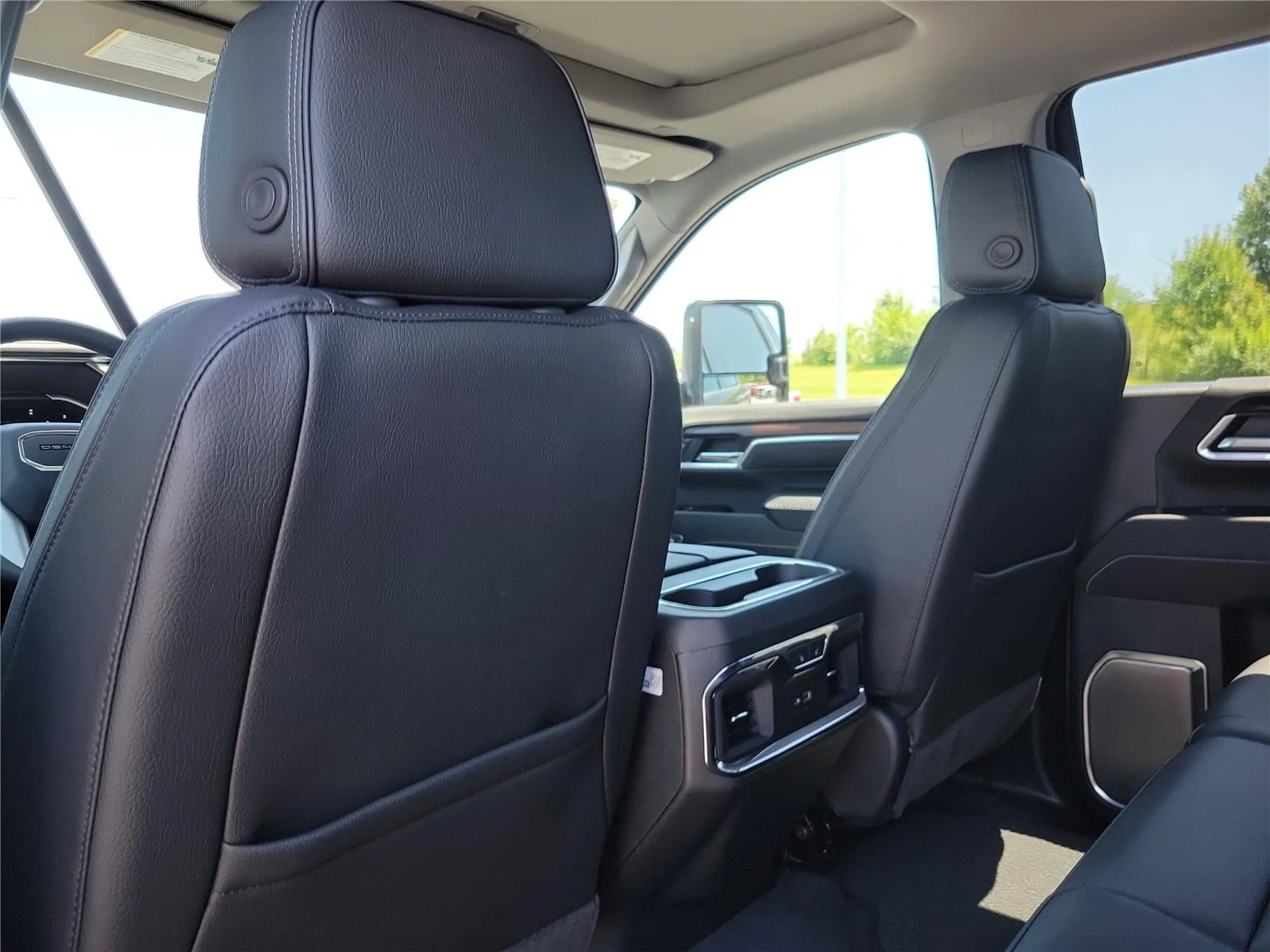 2026 GMC Sierra 2500HD Denali - Photo 14