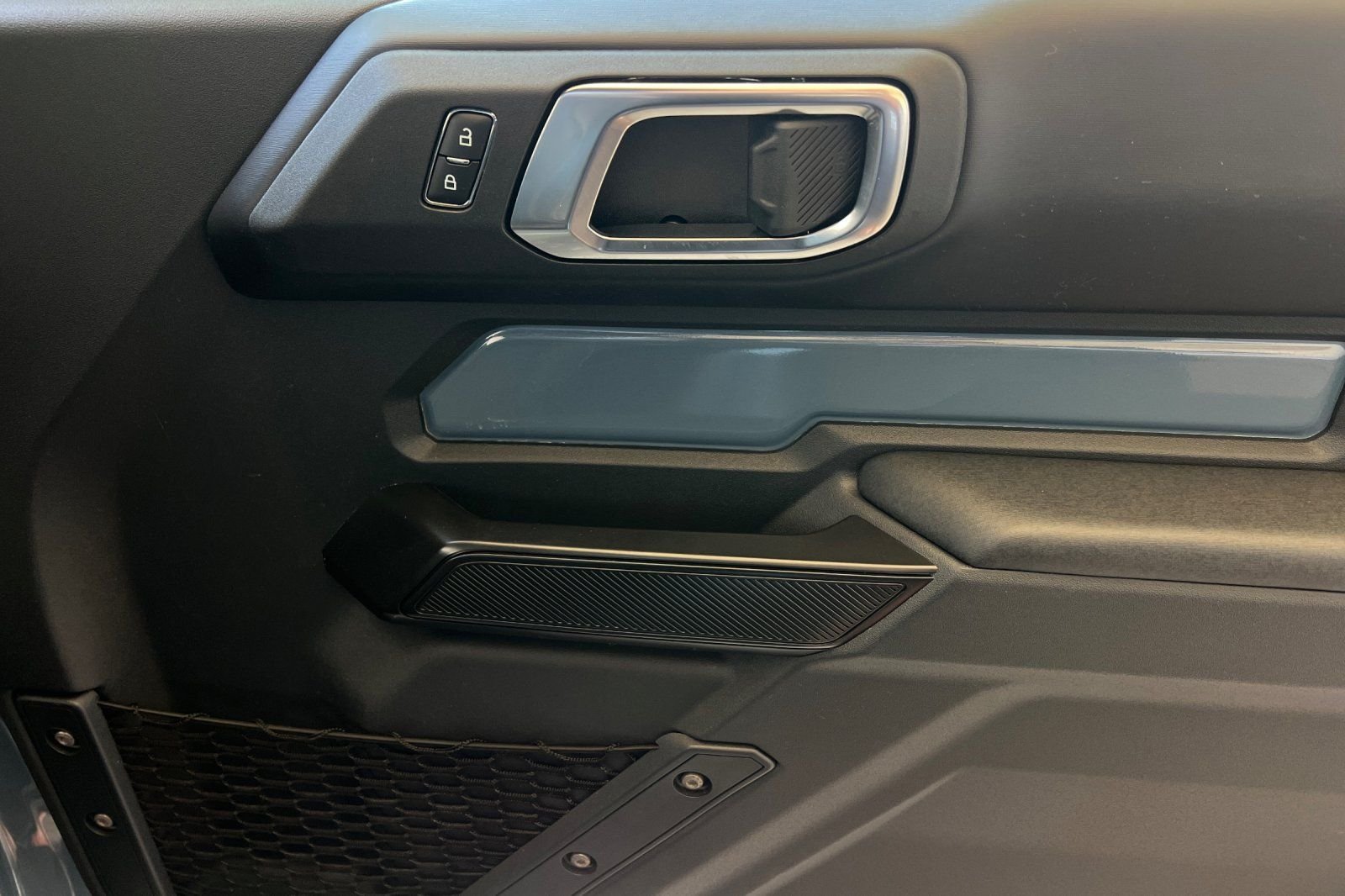 Used 2025 Gray Ford Badlands image 18