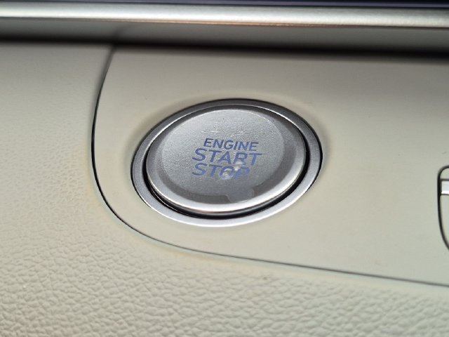 2026 Hyundai Elantra Limited - Photo 17