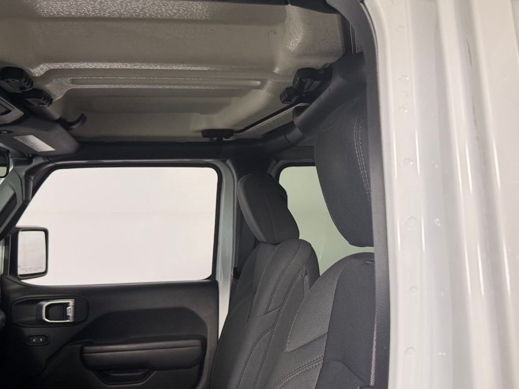 Used 2022 White Jeep Unlimited Sport S image 23