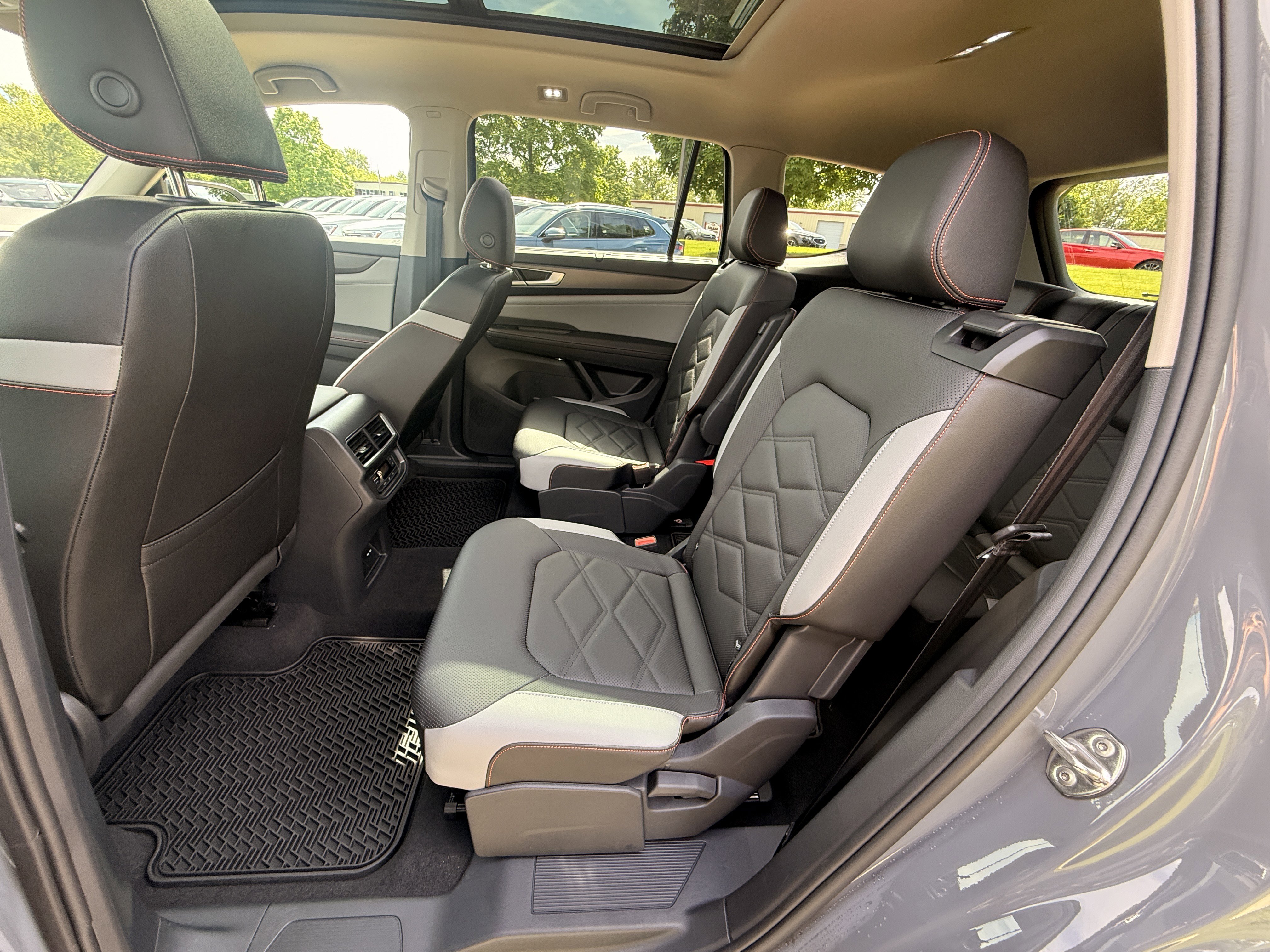 Certified Used 2025  Volkswagen 2.0T Peak Edition image 27