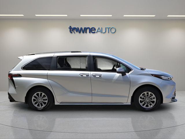 Used 2023 Silver Toyota XLE image 8