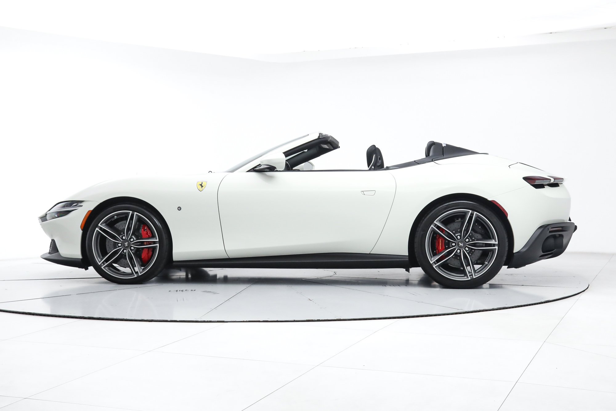 Used 2025 White Ferrari  image 4