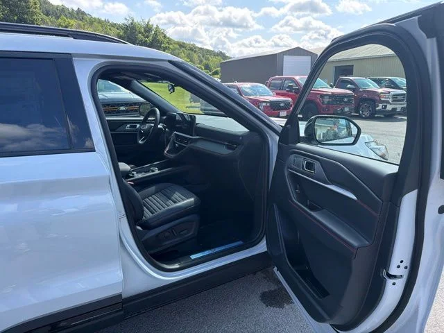 New 2026 Space White Metallic Ford ST-Line image 94