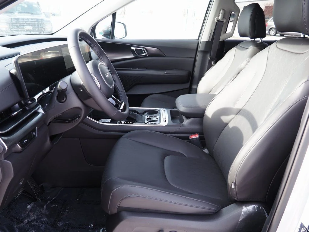 2026 Kia Carnival SX - Photo 6