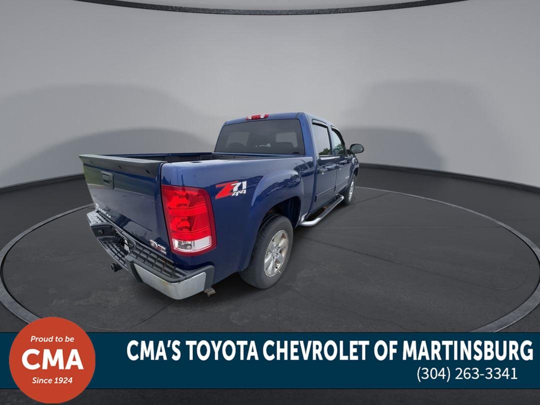 Used 2013 Heritage Blue Metallic GMC SLE image 8