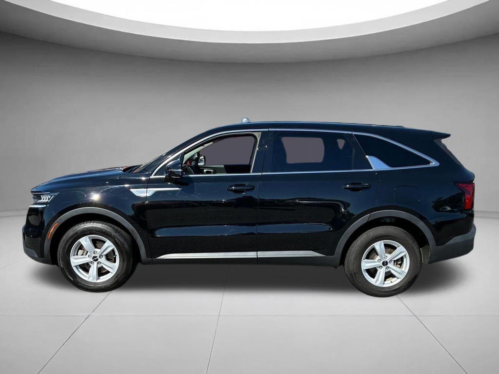 Used 2022 Ebony Black Kia LX image 8